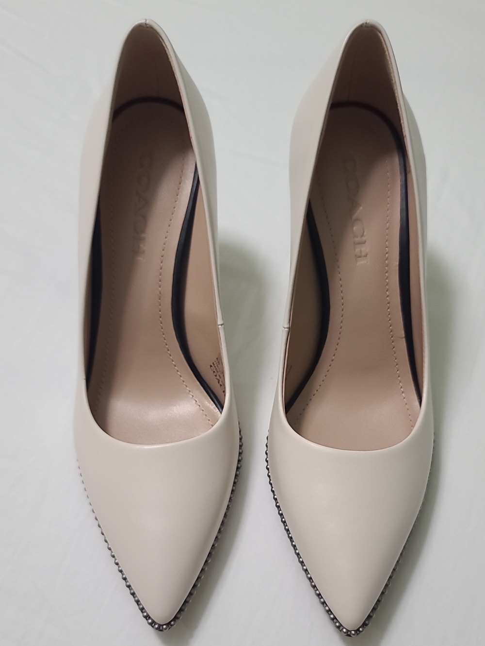 NEW Coach Samantha Women's Pointed Toe Leather Pumps in Ivory Cream SZ8